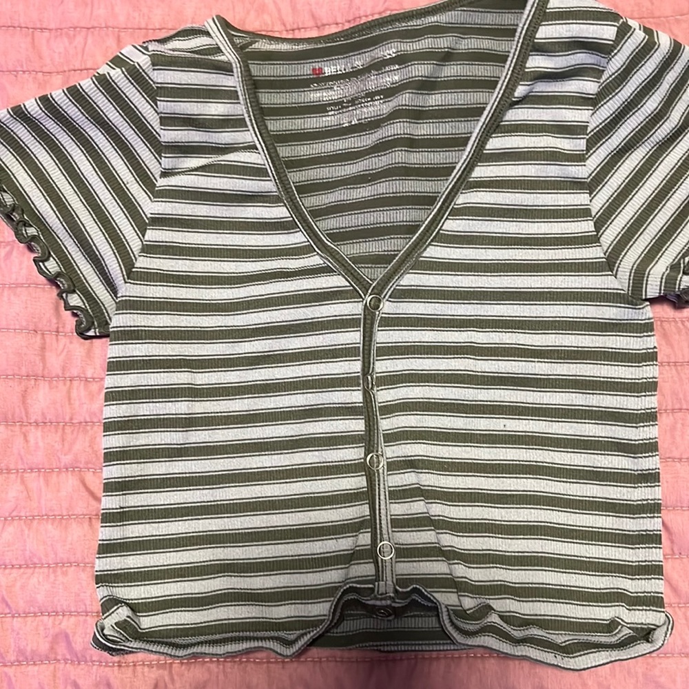 Green and whit crop top small